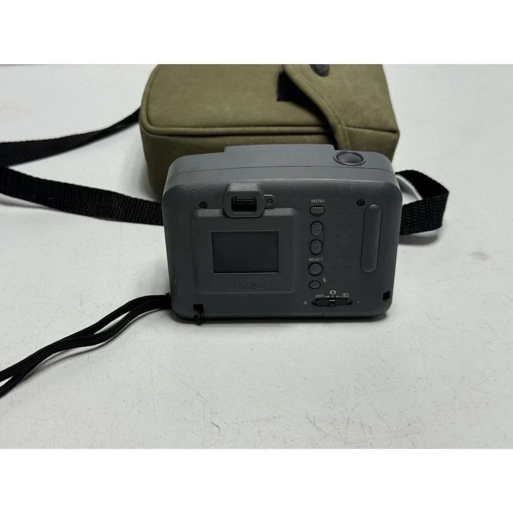 Kodak DC 3200 Digital Camera W Carrying Case Battery Door Wont Latch Corrosion‎